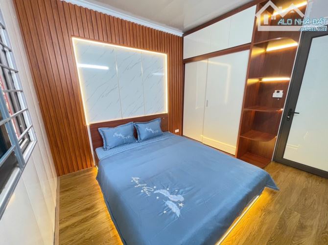 TẬP THỂ KHƯƠNG TRUNG – THOÁNG ĐẸP – TẦNG 2,3 – 100M SỬ DỤNG -3 NGỦ - GIÁ 3,3 TỶ - 3