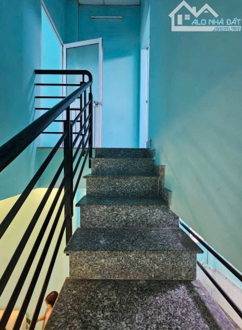 Cần bán nhà 2 tầng hẻm xe hơi đường Võ Văn Kiệt phường 5 quận 5 - 3