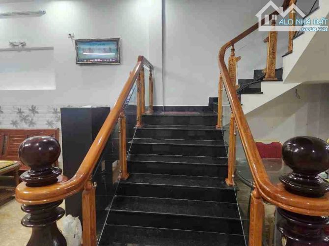 GIÁ RẺ NHẤT KHU VỰC -NHÀ 2 TẦNG-ĐƯỜNG NGUYỄN DUY TRINH- TRỤC ĐƯỜNG 10,5M - DT 187M2. - 3