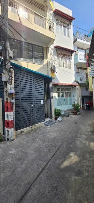Nhà bán: đường Hoàng Văn Thụ. Tân Bình. DTSD 90m3. 5 tầng . Giá 32 tỷ - 4