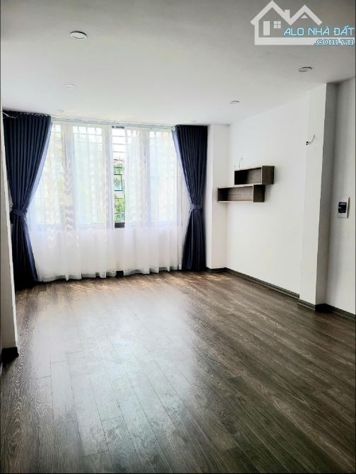 Bán Nhà Hoàng Như Tiếp 50M2 - Oto Vào Tận Nhà - Ngõ Rộng Thoáng - Full Nội Thất - 4