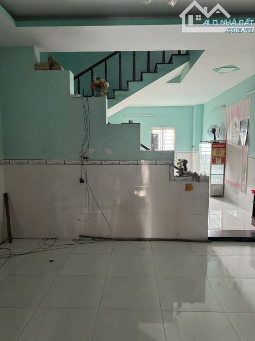 CẦN BÁN NHÀ 2 TẦNG  MT ĐƯỜNG BỜ CHÙA TÂN QUÝ TÂY BÌNH CHÁNH CÁCH CHỢ BÌNH CHÁNH 5phút - 4
