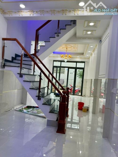 Bán gấp nhà mới 52.4 tầng. Đường số 4.BHHB. Bình Tân.5.2T - 4