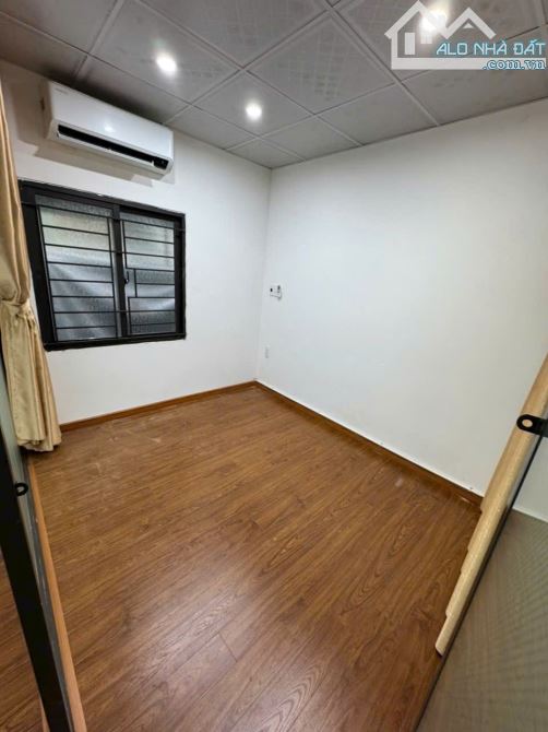 NHÀ C4 MỚI ĐẸP. KIỆT ÔNG ÍCH KHIÊM,MỚI ĐẸP ,GIÁ 2 TỶ X - 4