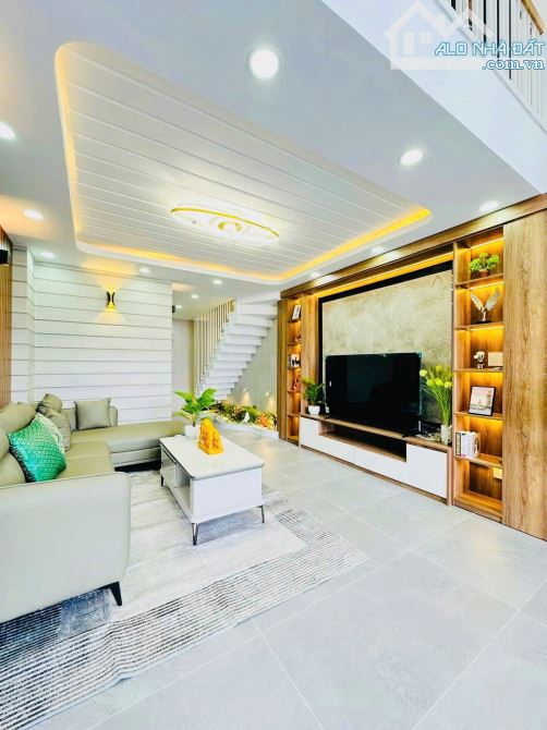 Bán nhà 6 tầng có thang máy, khu đồng bộ đẹp gần bờ kè Tham Lương, Gò Vấp, giá chỉ 8 tỷ - 4