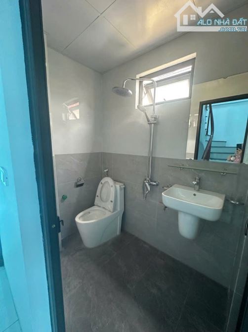 B.Á.N NHÀ THỊ TRẤN ĐAN PHƯỢNG , Ô TÔ TRÁNH , LÔ GÓC ,  SÂN  ĐỂ Ô TÔ NGÀY ĐÊM  38M2, 5 TỶ 2 - 4