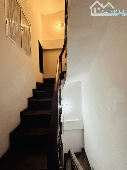 Bán nhà phân lô Nguyễn Chí Thanh. 41m2 x 5T, MT 4,1m. Hai thoáng, oto. Dòng tiền. 17,9 tỷ. - 4