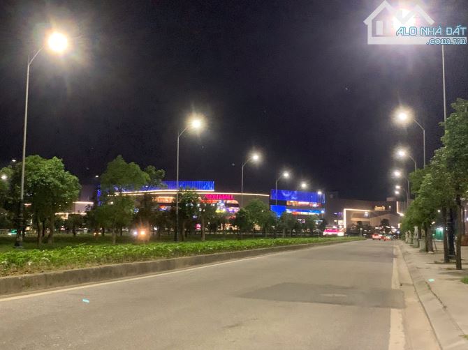 Hàng Hiếm Mặt Tiền kiệt 27 Hoàng Quốc Việt - 70m2 ( ngang 5m ) đương oto tránh nhau 7m - 4