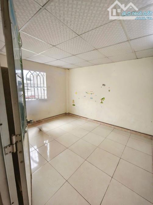 Nhà 1,5 tầng đường THẠNH LỘC 15, phường THẠNH LỘC, Q12, dt 34m2 (4mx8,6m), Hẻm Ôtô.  2,9Tỷ - 4