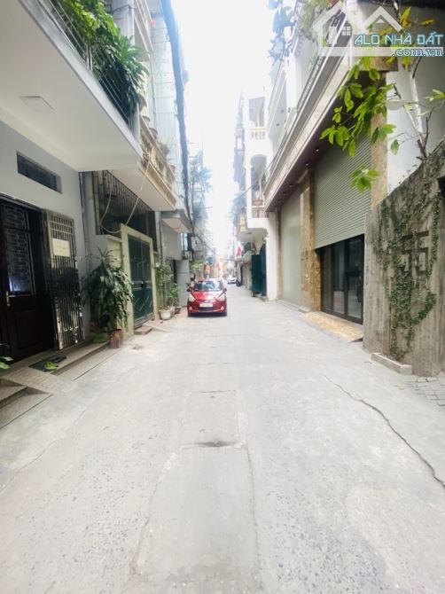 Bán nhà trung tâm quận Hoàng Mai 7 tầng thang máy gara ô tô, cho thuê văn phòng , an cư tố