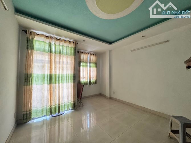 Hiếm bán nhà 4 tầng, hoàn công chuẩn, đường rộng 7m ngay gần Hoàng Diệu 2, vuông vức - 4