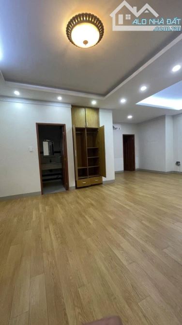 Bán nhà Biệt thự Lê Văn Sỹ - Trần Quang Diệu, Q3, DT: 9,2/12,5x19m, 7 T - 15PN, 49,5 tỷ - 4