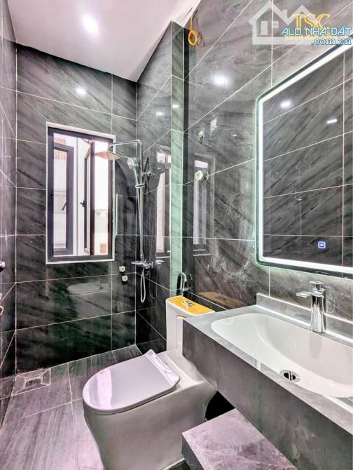 Bán nhà Xuân Thuỷ - 56m2 - 5 tầng - 5 ngủ - 4.8m mặt tiền - 12.5 tỷ - 4