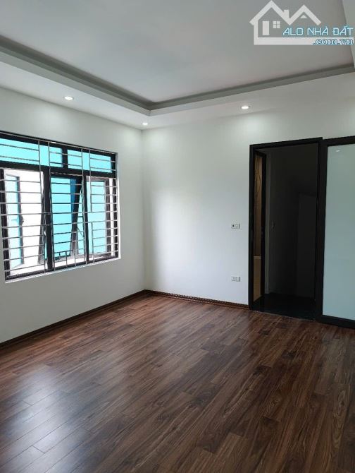 BÁN NHÀ ĐẠI MỖ NAM TỪ LIÊM 30m 6,15 TỶ 4,5 TẦNG MT 8,3m. NGÕ THÔNG RỘNG. TIỆN ÍCH ĐỦ ĐƯỜNG - 4
