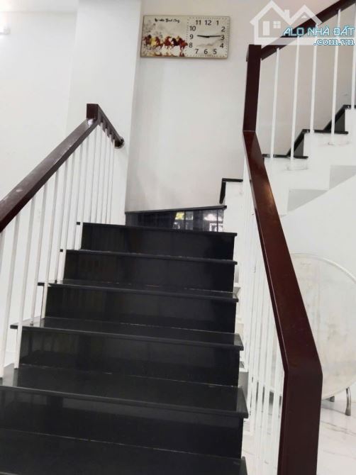 SIÊU PHẨM Mặt tiền Nguyễn Hữu Cảnh 135m2, 4T ngg 8.2m, 12 phòng dòng tiền cao, chỉ hơn 5tỷ - 5