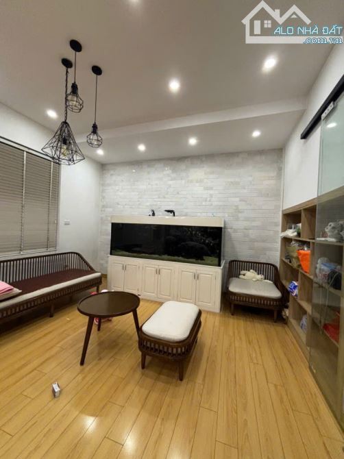 01 nhà duy nhất Phố Thái Thịnh mặt tiền rộng ~7m dt 52m oto ngủ trong nhà mà giá chỉ 17 tỷ - 5