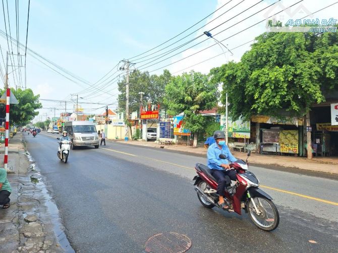 Nhà mặt tiền 652m ngang 10m thu 45trieu tháng gần ngã tư Hòa Lân Tp. Thuận An - 5