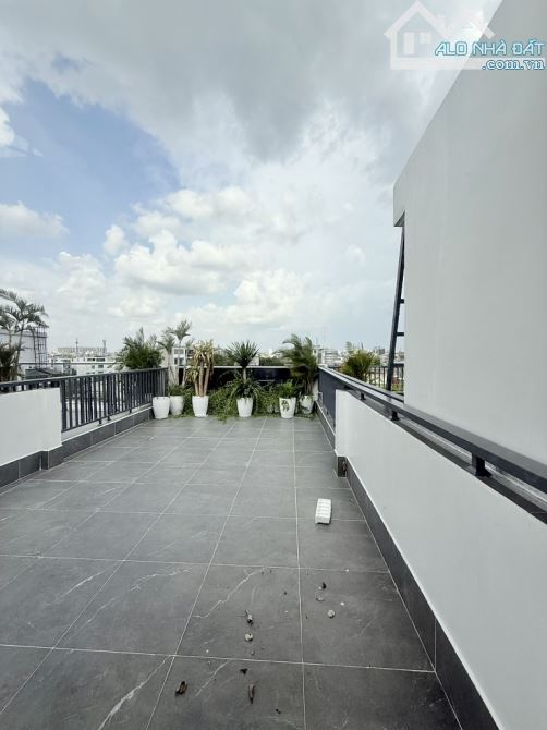 Nhà 5 tầng thiết kế hiện đại, 4x20m, hẻm xe hơi. Nguyễn Văn Quá, Quận 12 - 5