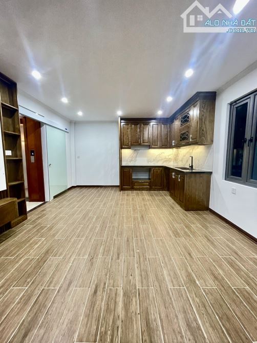 SIÊU HIẾM-GIÁ QUÁ TỐT-198 LÊ TRỌNG TẤN 65M2 5 TẦNG MT 5M PHÂN LÔ NGÕ TO-NHÀ ĐẸP CHỈ 19,3TỶ - 5