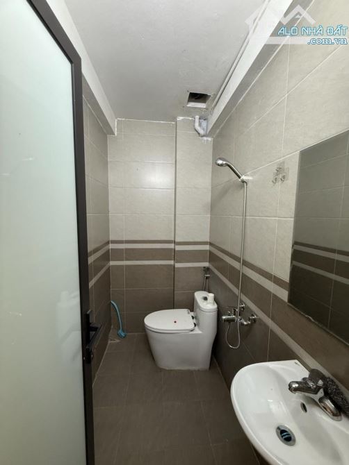 Bán nhà ngõ nông phố Bắc Cầu 41m x 3 tầng - 4,55 tỷ - 5