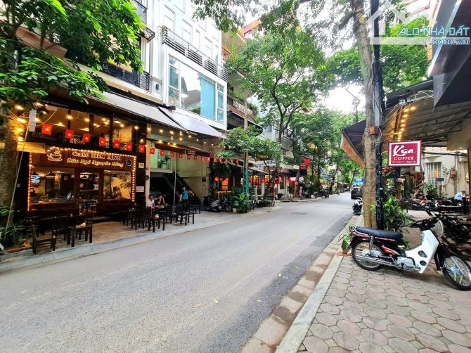 BÁN NHÀ MẶT PHỐ NGUYÊN HỒNG, PHÂN LÔ Ô TÔ TRÁNH, VỈA HÈ KINH DOANH 65M2 6T MT5M GIÁ 33 TỶ - 5