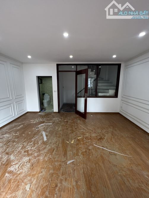 Bán nhà riêng đẹp tại Cao Viên - giá tốt 2,573 tỷ - 32m2 - ô tô tới cửa - 5