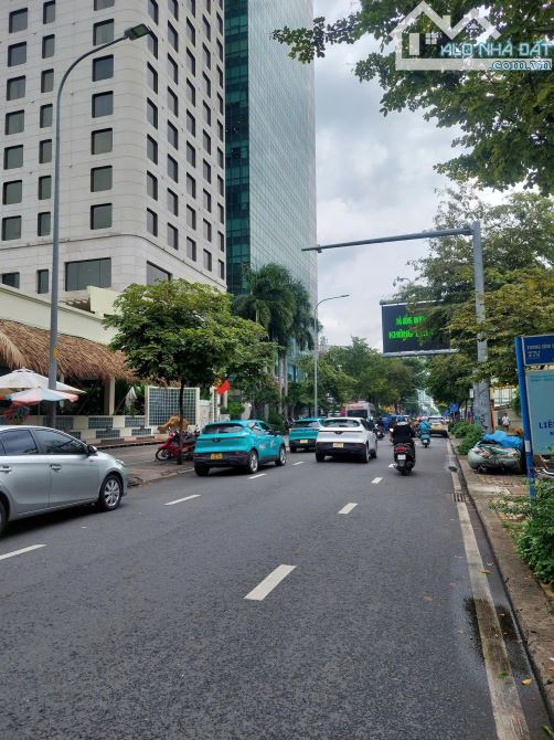 CHO THUÊ NHÀ MT NGUYỄN THỊ MINH KHAI Q3 15*16M NGANG SIÊU TO GIÁ CHỈ 120TR/THÁNG - 5