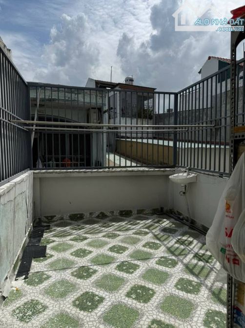Nhà đẹp 4 tầng,45m2,sát mặt tiền,ngay chợ Xóm Mới, P.16,Gò Vấp:giá chưa tới 5 tỷ - 5