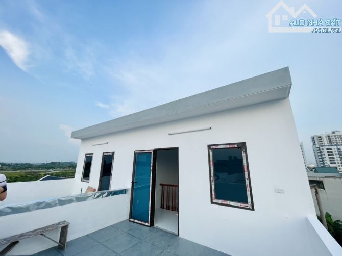 Bán nhà Liên Mạc 33m2 5 tầng ô tô 7 chỗ đỗ cửa, nhà mới về ở ngay, giá 5,2 tỷ - 5