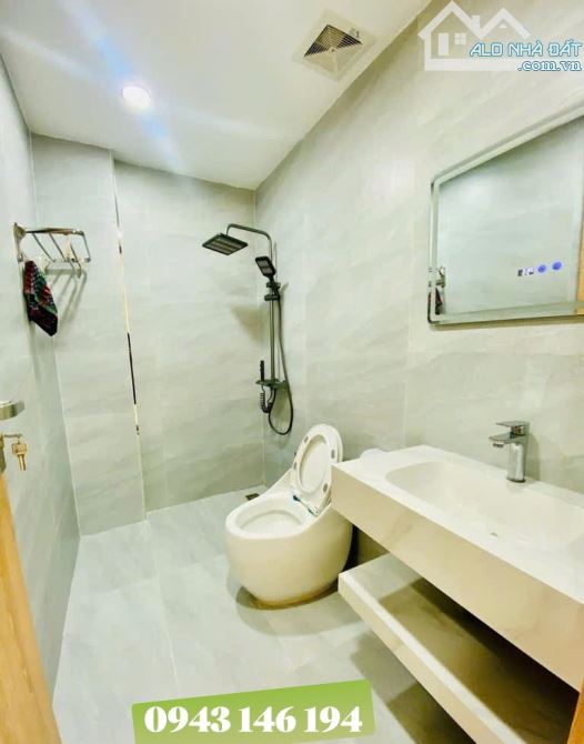 Bán căn hộ DV Kim Mã - Ngọc Khánh - La Thành - Ba Đình 80m2x9T MT 5.8m ô tô tránh - 5