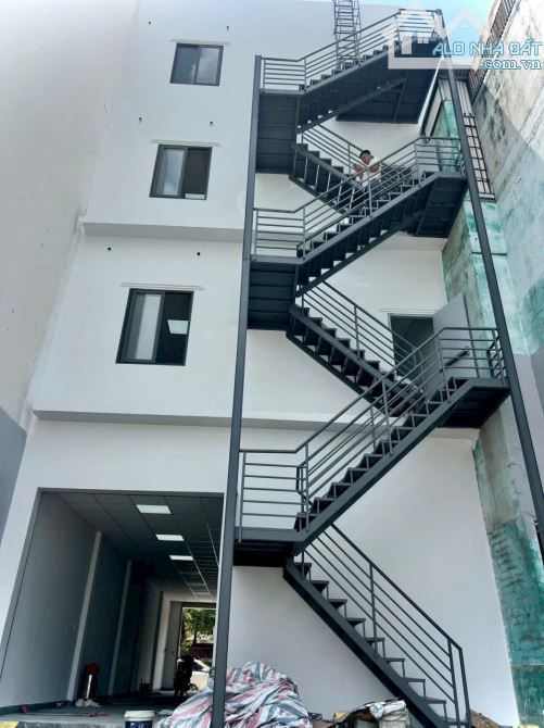🔥🔥Bán nhà 1 trệt 3 lầu mặt tiền Đồng Khởi. - 6