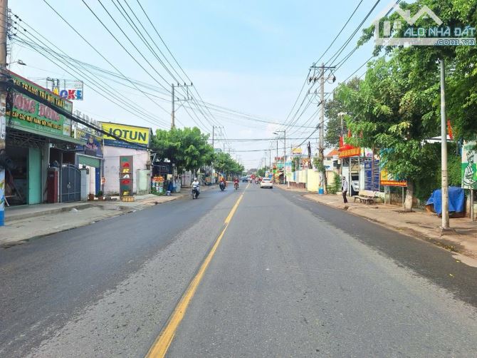Nhà mặt tiền 652m ngang 10m thu 45trieu tháng gần ngã tư Hòa Lân Tp. Thuận An - 6