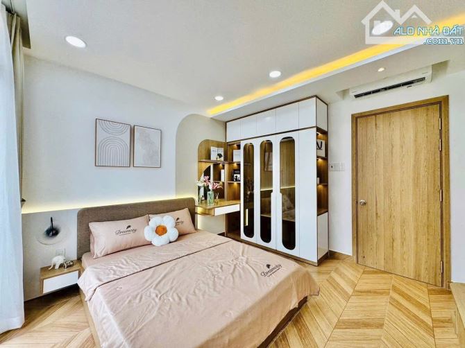 Bán nhà giá siêu hời ngay Trần Quý,P.7,Quận 11- Giá: 4tỷ150/66m2(4,4x15)- 2 Tầng, 3PN, 4WC - 6