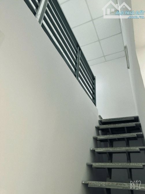 Nhà trệt đúc lửng góc 2MT đường TCH 03, DT 4x22m giá 5,7 tỷ TL - 6