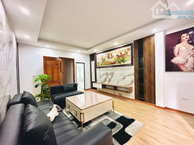 VĂN CHƯƠNG-ĐỐNG ĐA-6 TẦNG THANG MÁY-NHÀ 2 THOÁNG-GẦN HỒ-9.8 TỶ-NỞ HẬU-SỔ SẴN - 6