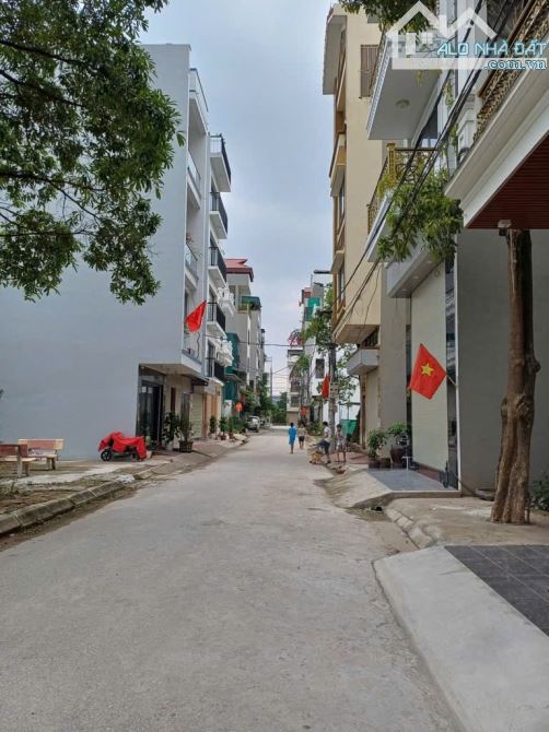 B.Á.N NHÀ  TÂN TÂY ĐÔ, PHÂN LÔ,  Ô TÔ TRÁNH , VỈA HÈ RỘNG ,  KINH DOANH ĐỈNH  68M2,  12 TỶ - 6