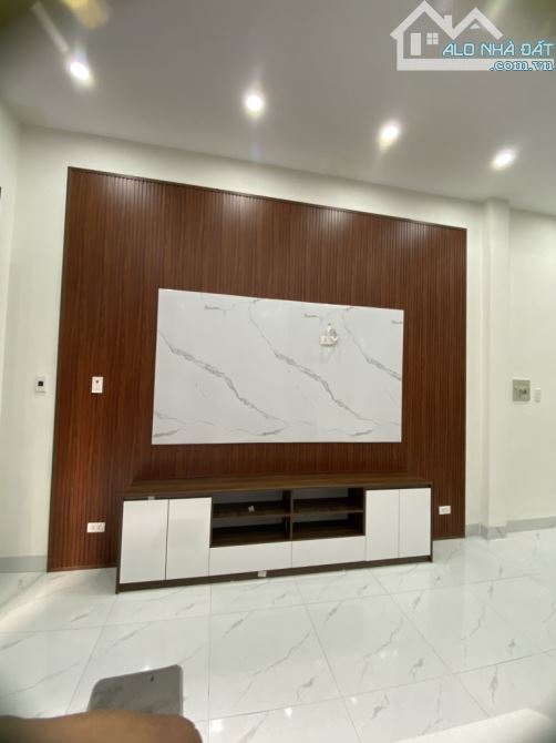 BÁN NHÀ ĐẸP PHỐ NGÔ QUYỀN HÀ ĐÔNG Ô TÔ 45 M 4 TẦNG HƠN9 TỶ - 6