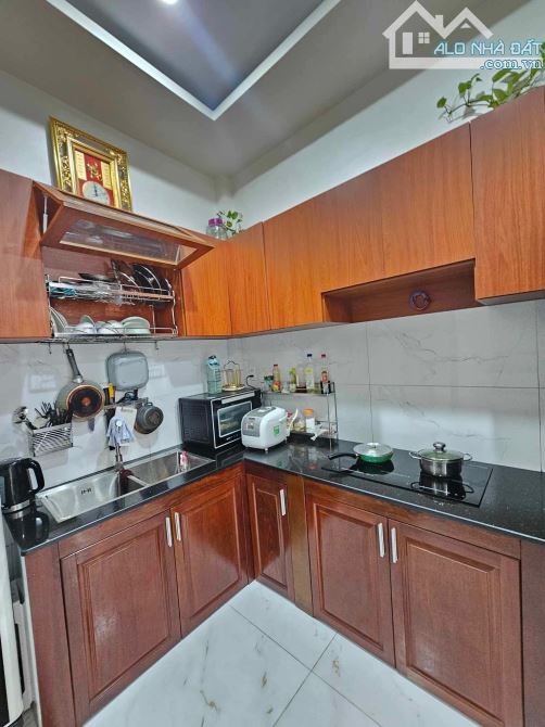 SIÊU PHẨM MI NI SÁT BÊN CHỢ GIÃN DÂN - 2 TẦNG - HIỆP THÀNH - QUẬN 12 - GIÁ 3,1tỷ - 7