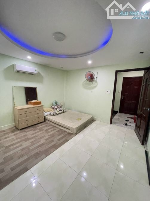 Bán gấp nhà 64m2. 4 tầng. Đường số 4. BHHB. Bình Tân. 6.5T - 7