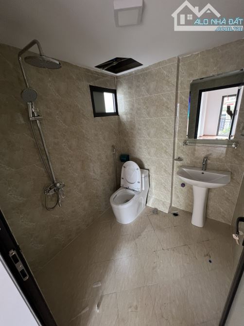 Bán nhà riêng đẹp tại Cao Viên - giá tốt 2,573 tỷ - 32m2 - ô tô tới cửa - 7