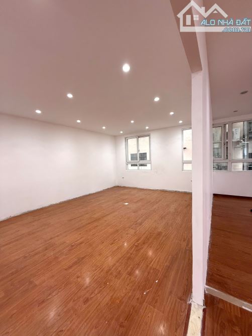 ĐỘC QUYỀN CHỈ 1 SÀN DUY NHẤT – 275M² GIÁ "CẮT LỖ" TẠI H10 VINACONEX 6 - 8