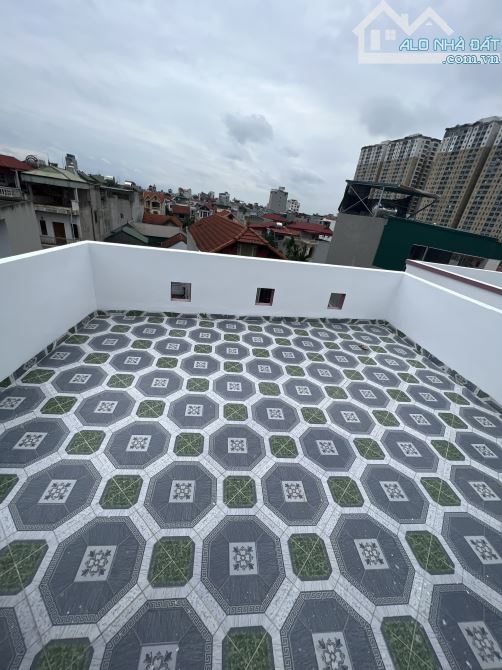 Bán nhà riêng đẹp tại Cao Viên - giá tốt 2,573 tỷ - 32m2 - ô tô tới cửa - 8