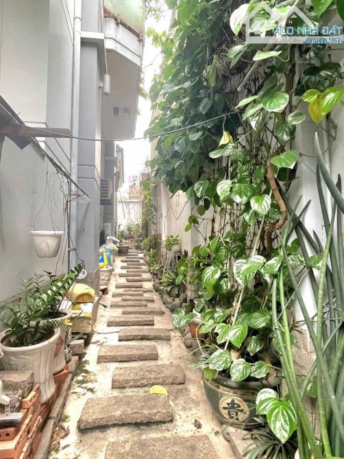 Bán nhà phường 5 Gò Vấp, Phan Văn Trị, 260m, Ngang 11m, hầm, thang máy, 4x tỷ - 8