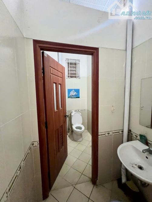 HXH THÔNG GẦN TRƯỜNG NGUYỄN CÔNG TRỨ - 96M2 (4,1X21) - 3 TẦNG 8PN - SỔ A4 - HƠN 8 TỶ - 8