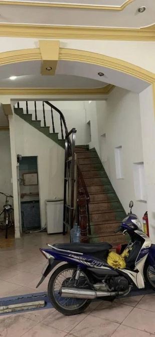 Nhà bán: đường Giải Phóng. Gần sân bay Tân Sơn nhất. DTSD 145m2. 4 tầng. Giá 35,8 tỷ - 9