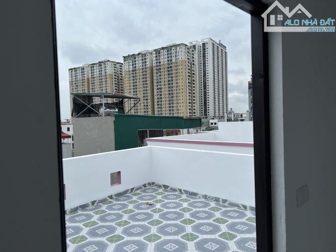 Bán nhà riêng đẹp tại Cao Viên - giá tốt 2,573 tỷ - 32m2 - ô tô tới cửa - 9