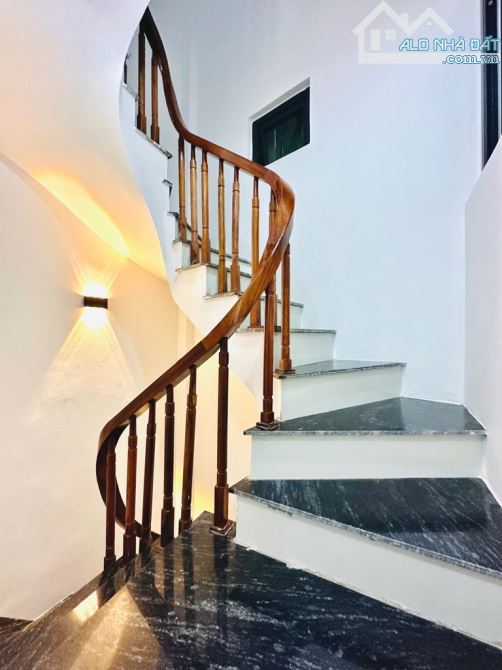 Siêu phẩm Văn Chương - Đống Đa, 39m2 xây mới 6 tầng thang máy, chào 9 tỷ 680 - 9