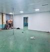 Cho thuê 550m2 kho nền sơn epoxy, trần thạch cao