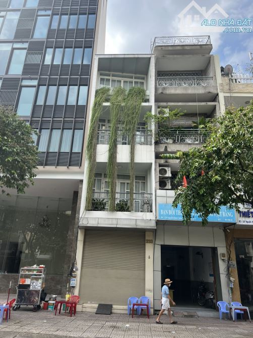 Bán gấp nhà mặt tiền đường Tô Hiến Thành P.15 Q.10-DT:4x20- 4 tầng ,