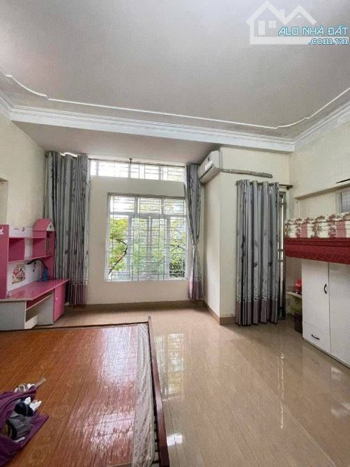 HIẾM CHIẾN THẮNG VĂN QUÁN 47m2 4 tầng gần phố ngõ to đẹp ô tô 20m chỉ 10,1 tỷ